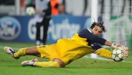 开云下载-德甲争冠夜，法比尼奥的无声惊雷