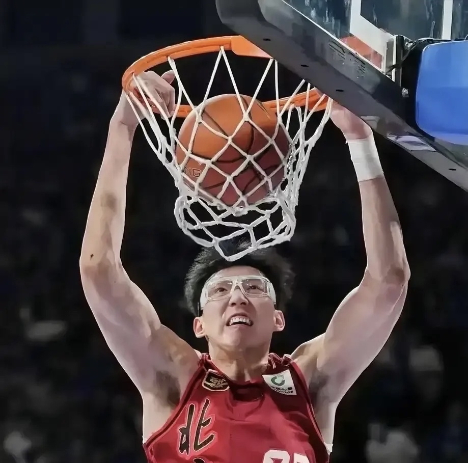 福建队完胜篮网,周琦带队取胜 福建队完胜篮网,周琦带队取胜