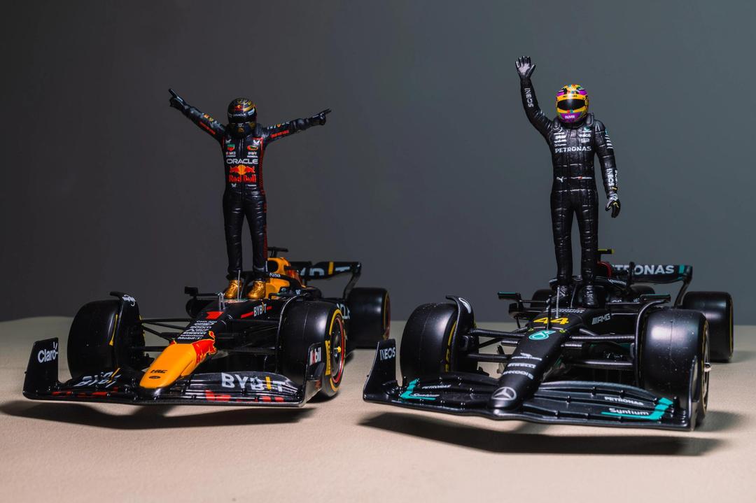 哈斯车队鏖战红牛二队，拉塞尔惊艳四座