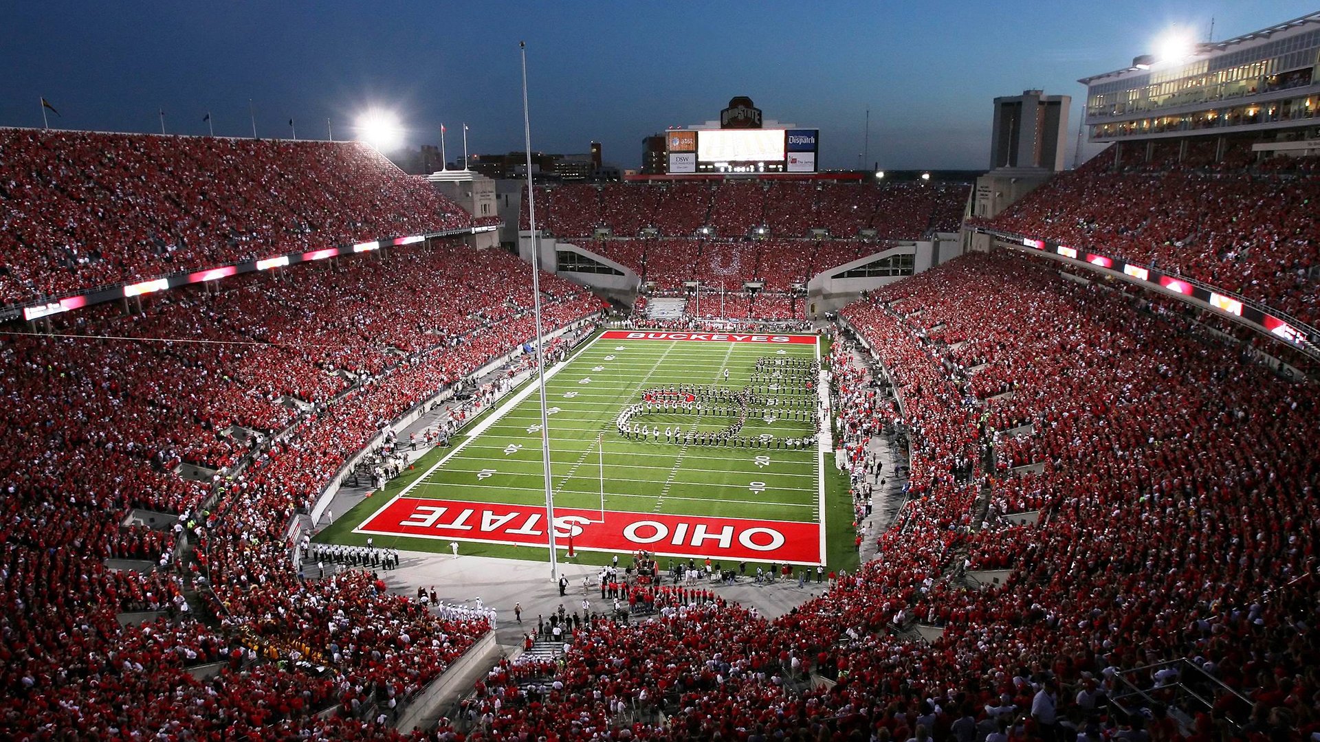 火箭碾压开拓者,杰伦格林在F1年度争冠接管比赛,跨界王者的速度革命